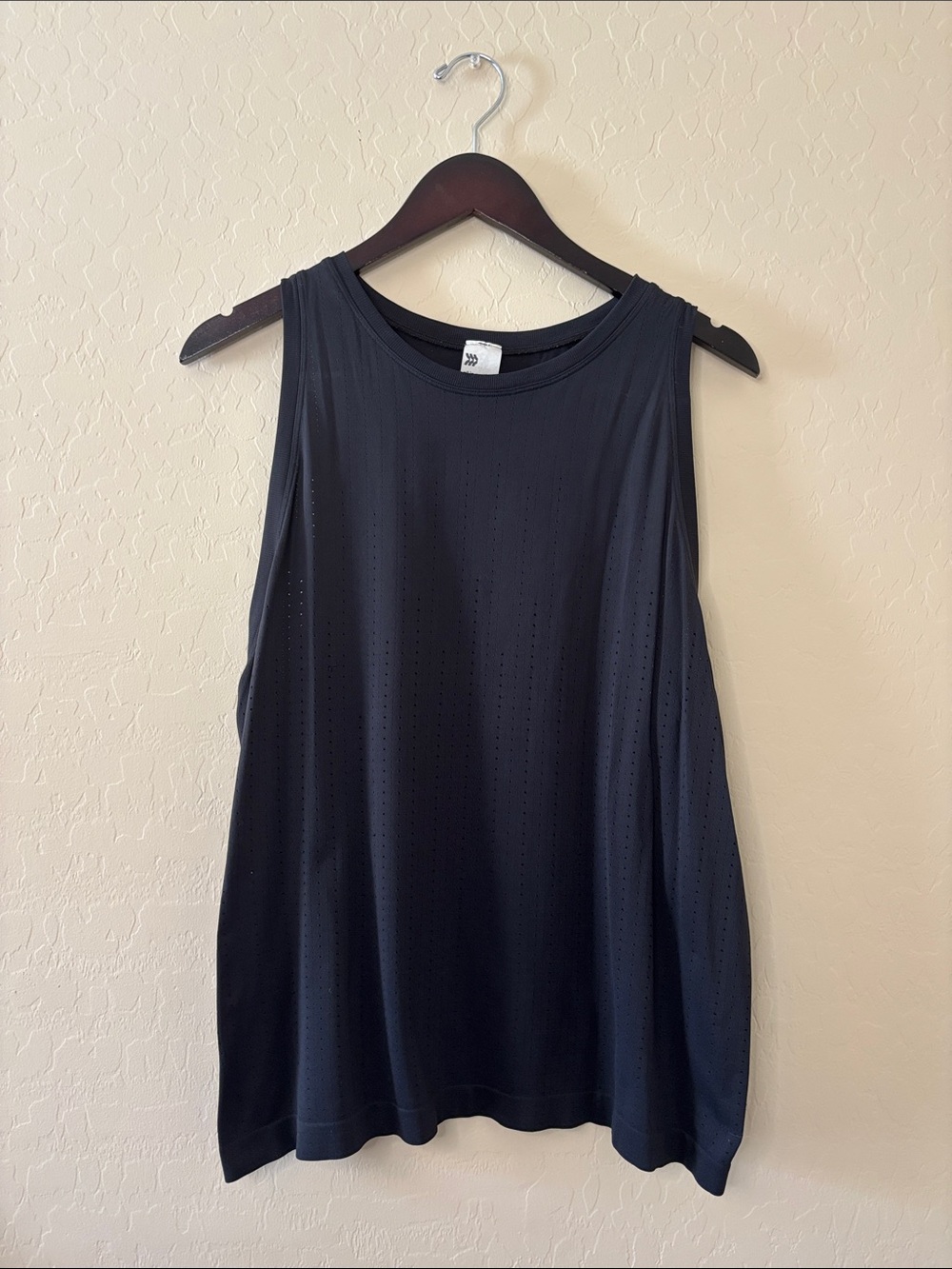 All In Motion Black Sleeveless Performance Tank Top
